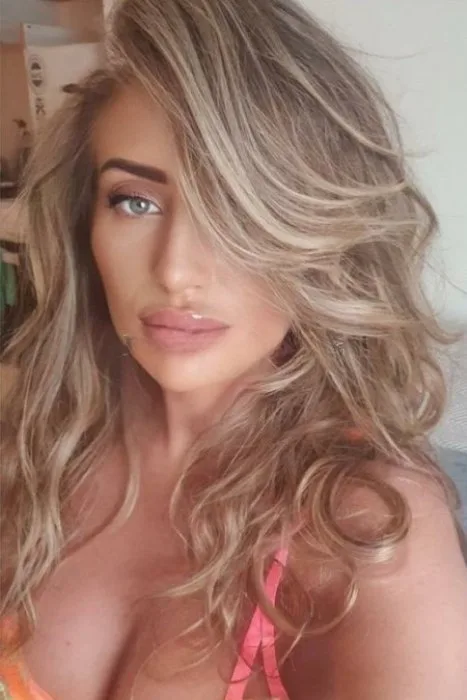 Monalisa escort Bradford
